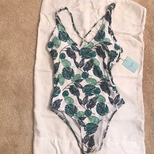 Cupshe, medium, brand new one piece bathing suit